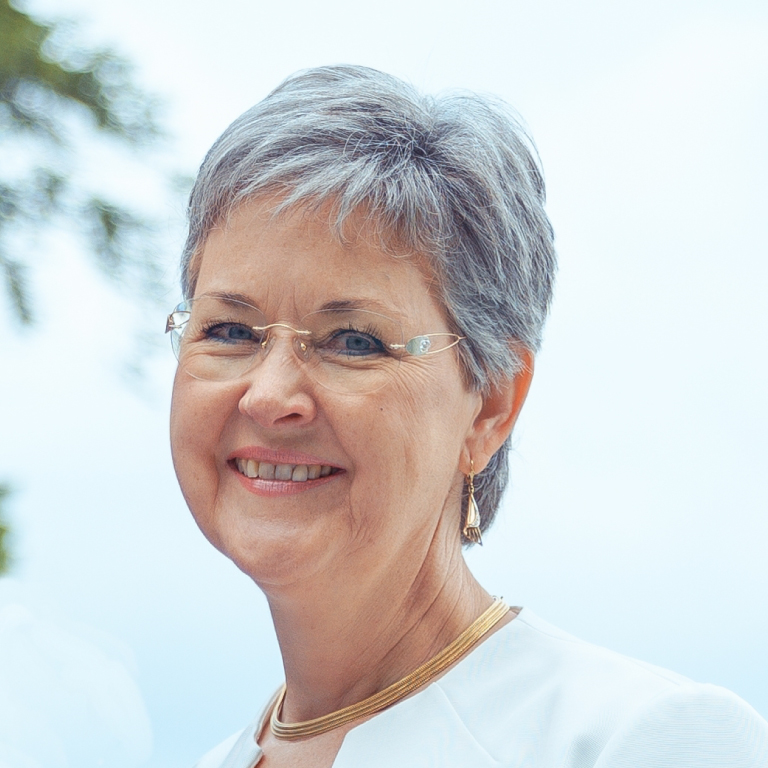 CAROLA BLUMENHAGEN